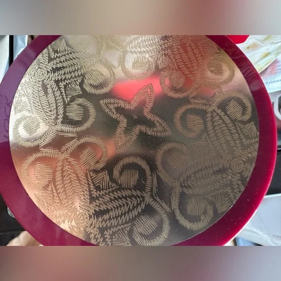 Bath & Body Works Luminous Glowtion Body Butter - Red New 6.5 oz - Picture 3 of 6